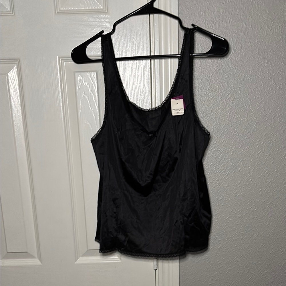 New old deadstock cami top size large black with black lace and small bow